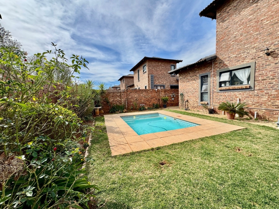3 Bedroom Property for Sale in Lifestyle Estate North West